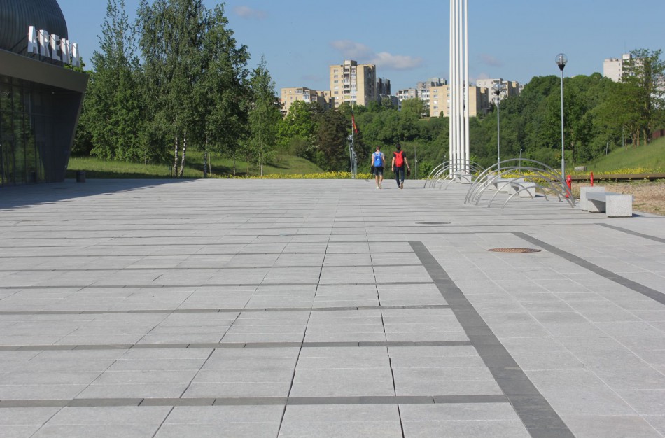 Tvarkoma aikštelė prie Jonavos sporto arenos