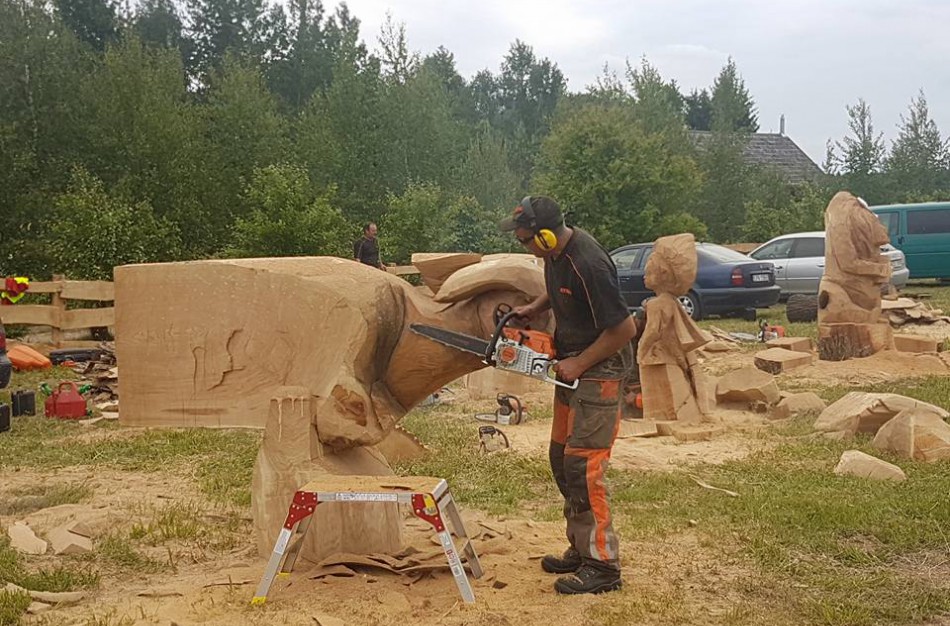 Atviros medžio drožėjų varžybos Jonavos rajone vyks tris dienas