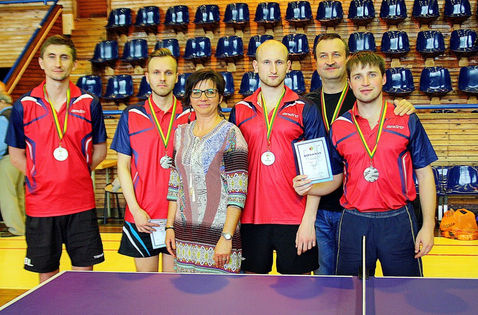 Stalo tenisininkams – sidabriniai apdovanojimai
