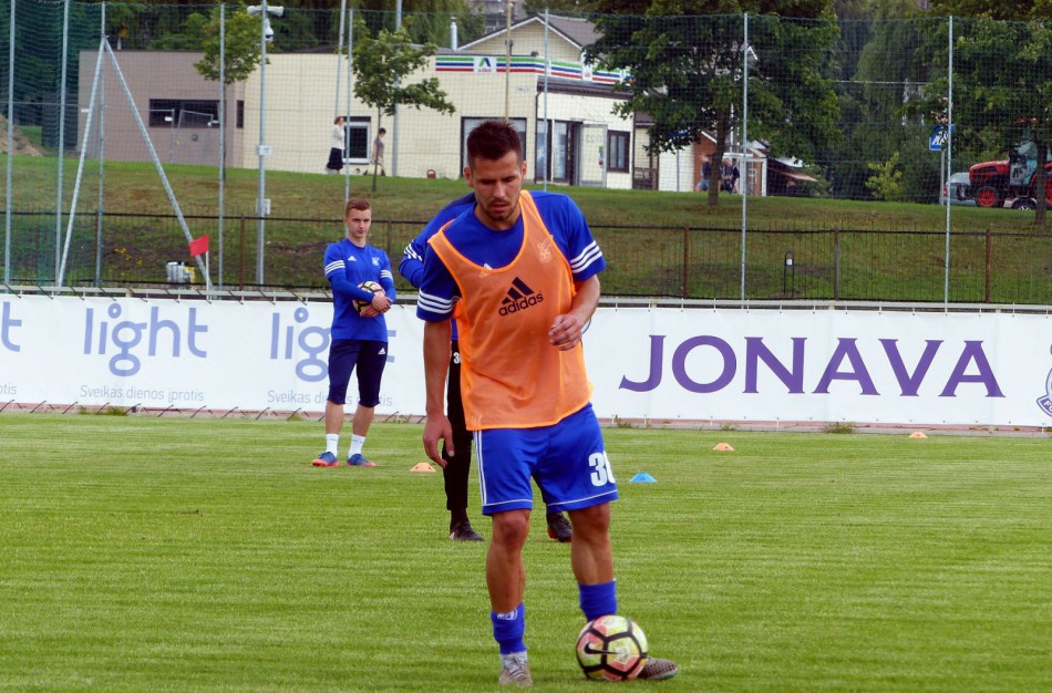 „Jonavos“ naujokas K. Siličius laukia A lygos kovų