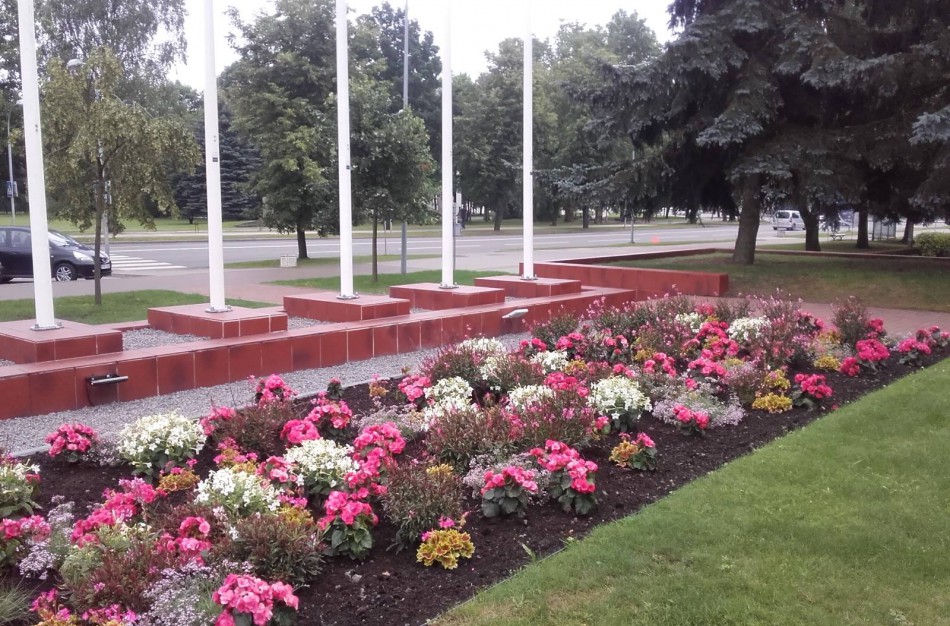 Jonavoje – du nauji gėlynai