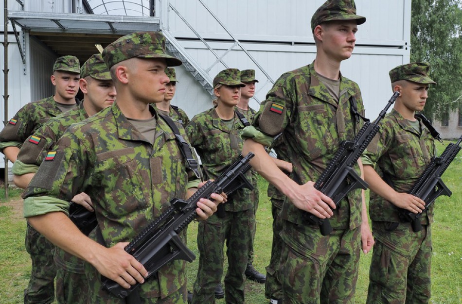 Karo akademijos pirmakursiams kariūnams nauji iššūkiai Rukloje