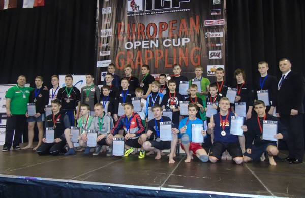 Du Jonavos atletai pasidabino medaliais