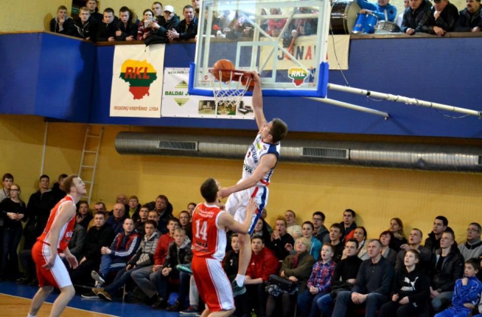 Jonavos „Petrochema“ krepšininkams su geriausiu NKL treneriu K.Naruševičiumi - sezonas baigtas