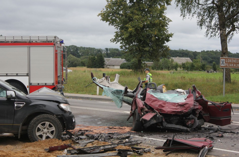 Jonavos rajone – avarija, vienas žmogus žuvo, du – sužeisti