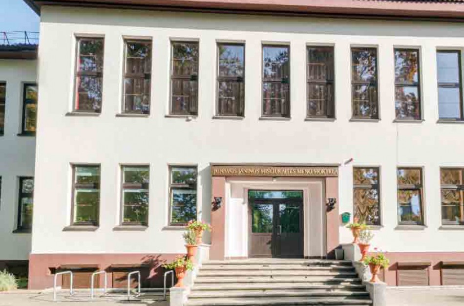 Janinos Miščiukaitės meno mokykla skelbia papildomą priėmimą 