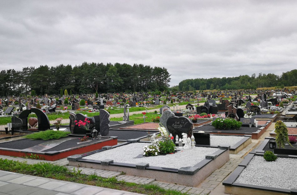 Jonavietė: „Ar galima perimti svetimą, ilgą laiką neprižiūrimą kapavietę?“
