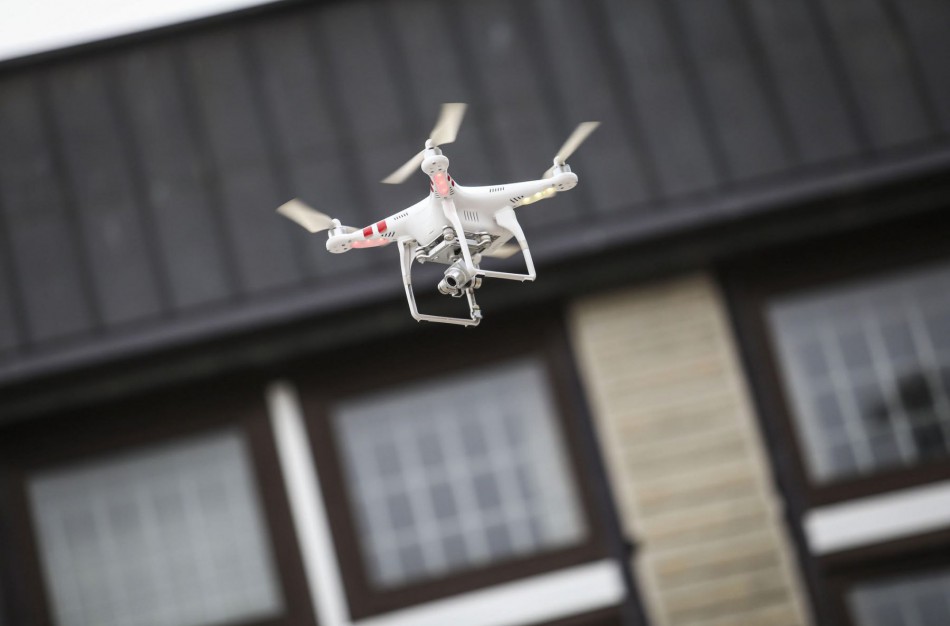 Lietuvos kariuomenė informuoja: virš karinių teritorijų bepiločiais orlaiviais skraidyti bus galima, tačiau tik gavus leidimą