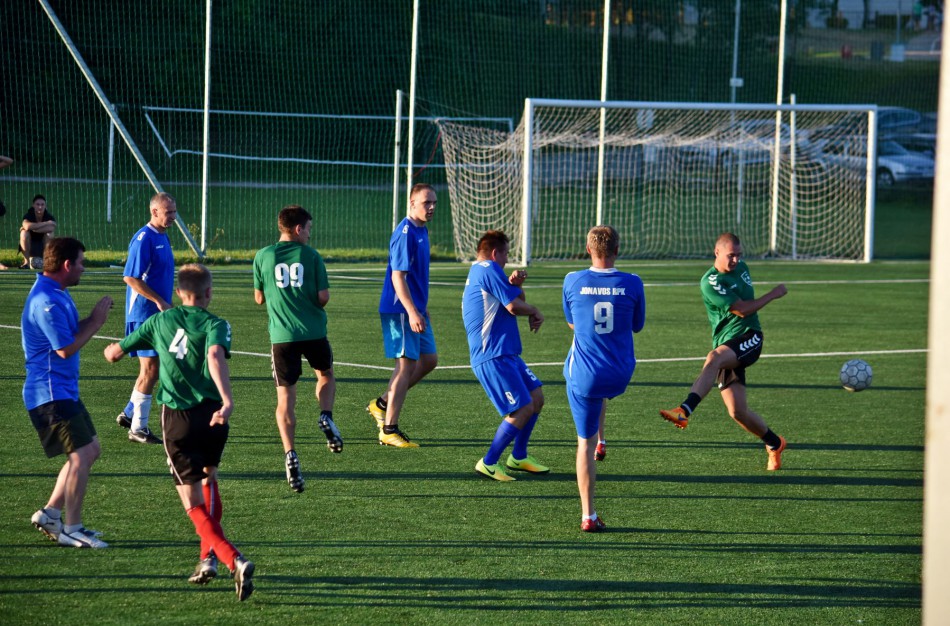Rajono pirmenybės: intriguojančioje situacijoje trys komandos grumiasi dėl antrosios ir trečiosios vietų