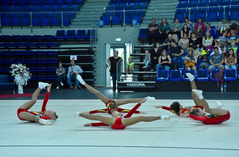 Aerobinės gimnastikos gerbėjus pradžiugino trijų dienų varžybos Jonavoje