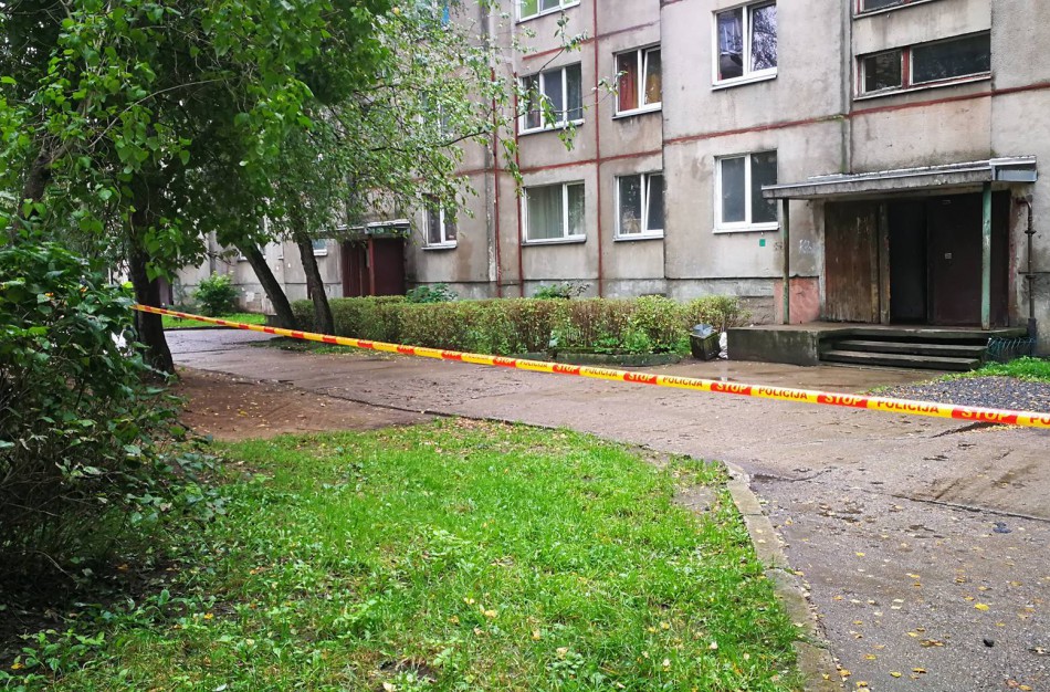 Ruklos daugiabučio rūsyje rastas sprogmuo