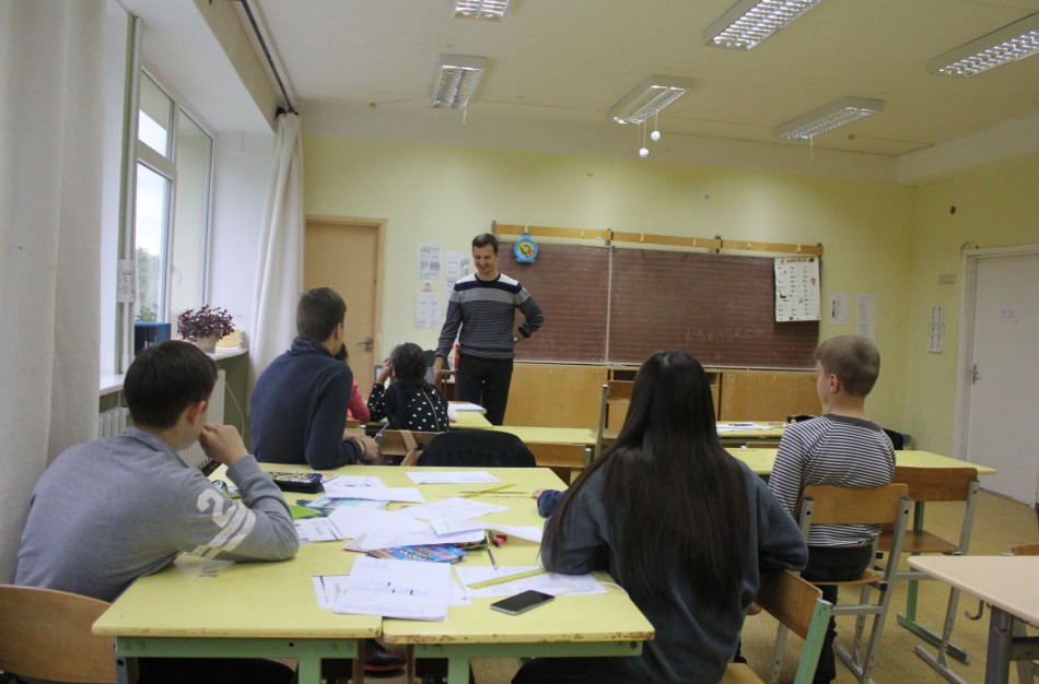 Pabėgėlių priėmimo centro vaikų emocijos atsispindi jų piešiniuose