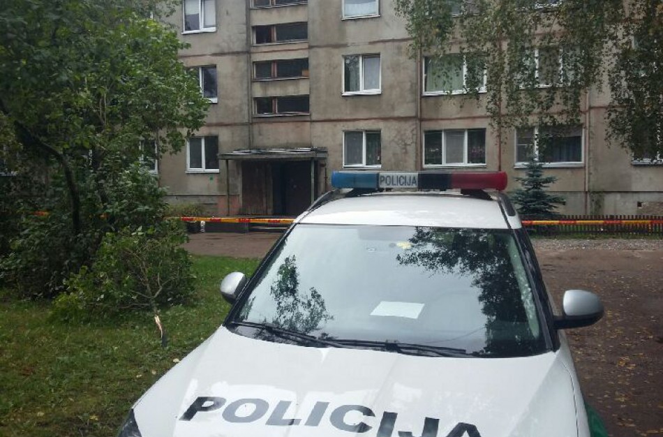 Ruklos daugiabučio rūsyje – mokomasis artilerijos sviedinys