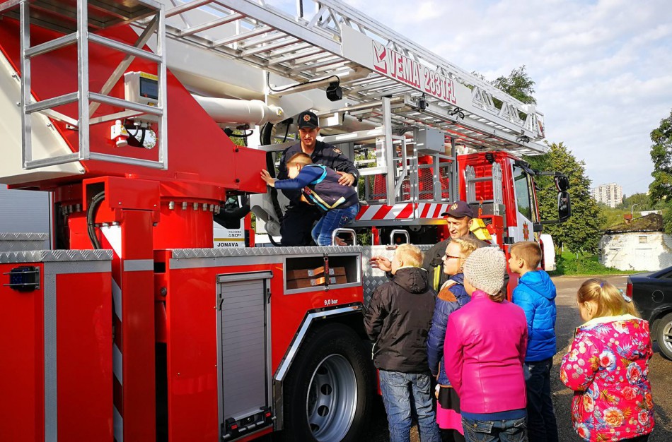 Ekskursijos – į bažnyčią ir Priešgaisrinę gelbėjimo tarnybą