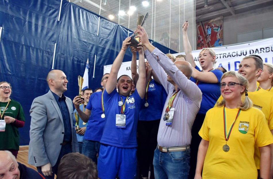 Jonavos politikai ir tarnautojai – pirmųjų sporto žaidynių nugalėtojai