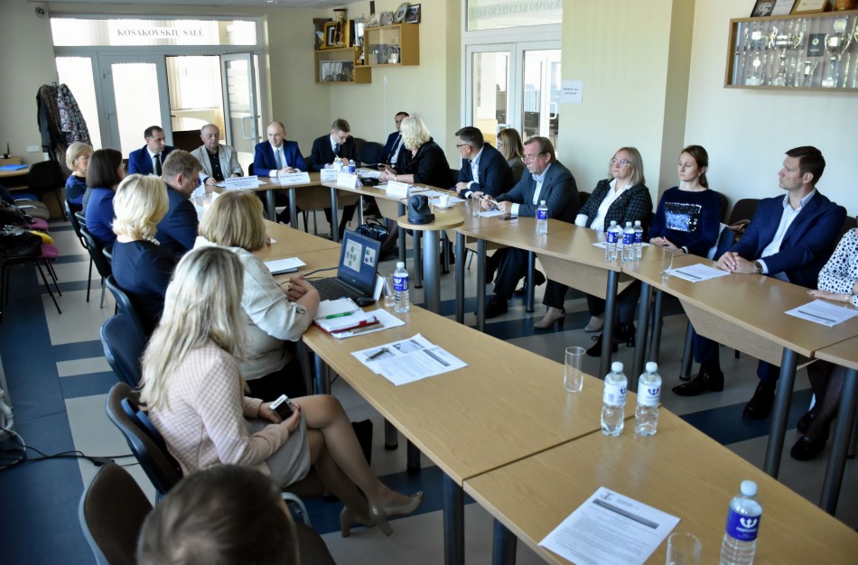 Atsakymo beieškant: trūksta darbuotojų, ar nėra darbo?