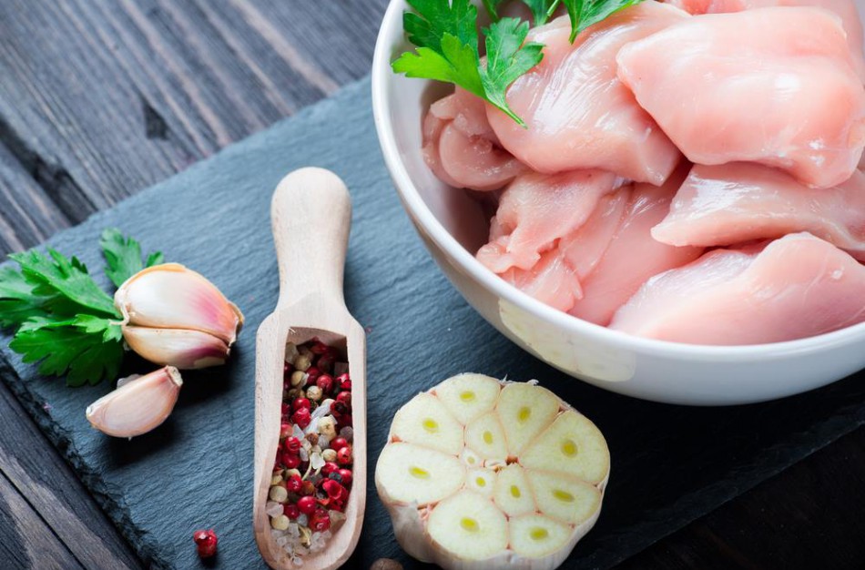 Nuo kalorijų ribojimo iki badavimo. Ką būtina žinoti?