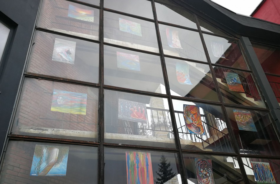 Netradicinis tapybos darbų pristatymas: „Užmiršti miesto langai“