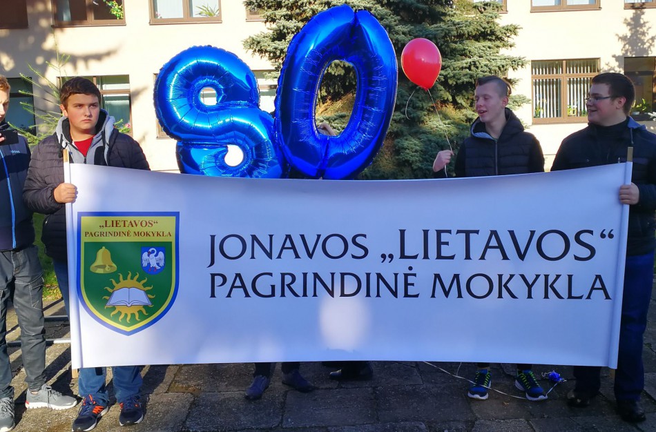 Jonavos “Lietavos” pagrindinė mokykla švenčia aštuoniasdešimtmetį