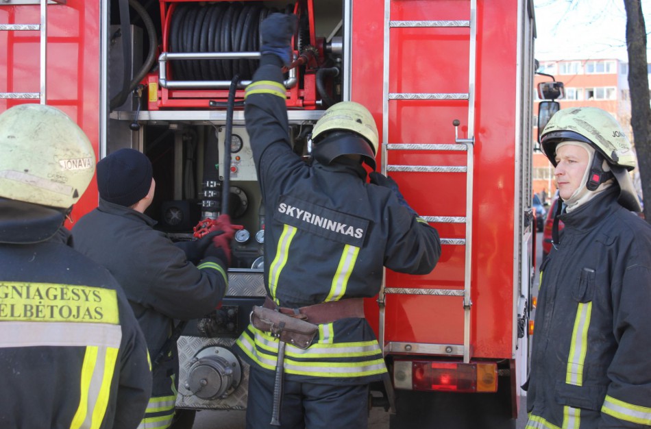 Sodų bendrijoje „Stumbras“ sudegė pirtis