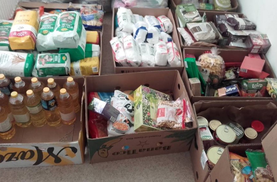 „Maisto bankui“ jonaviečiai paaukojo beveik 600 vienetų ilgai negendančių maisto produktų