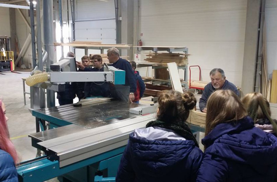 Rudeniškai spalvinga profesijomis ugdymo karjerai diena