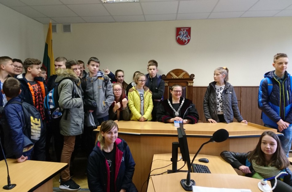 Konstitucijos 25 metų sukaktis paminėta ir Jonavos teisme