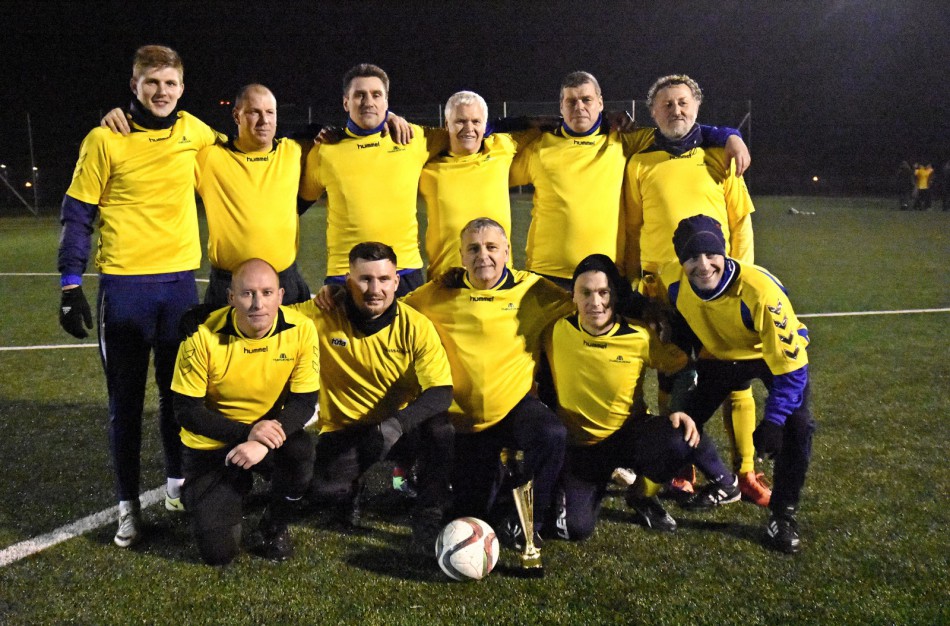 Dominavimą naktiniame futbole įrodė „Transachema“