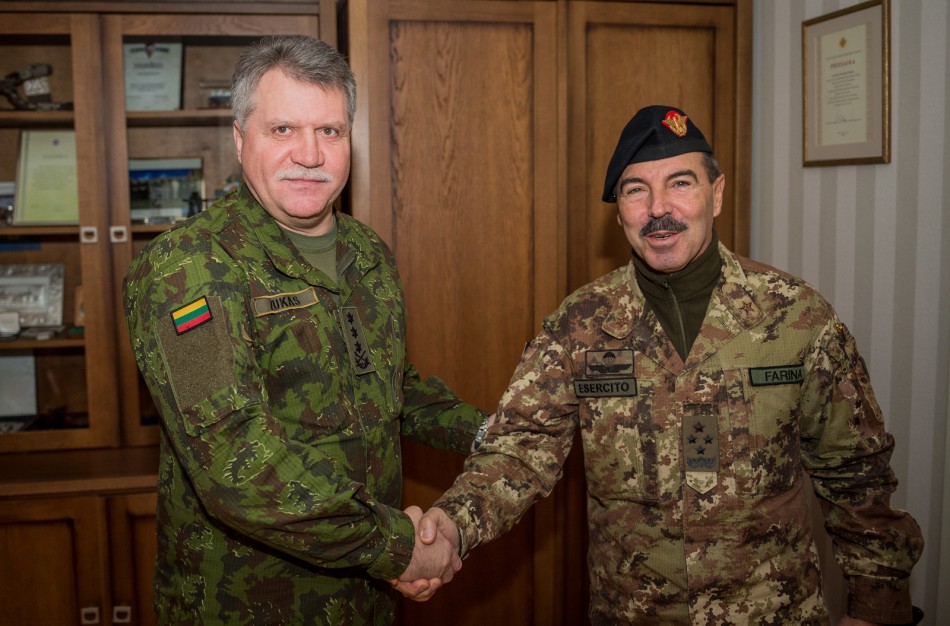 Lietuvoje lankosi NATO Jungtinių pajėgų vadavietės Brunsume vadas gen. Farina