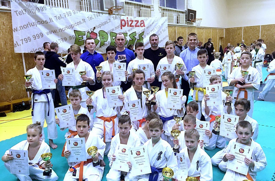 Įspūdingi sporto klubo „Kumite“ jaunųjų sportininkų pasirodymai