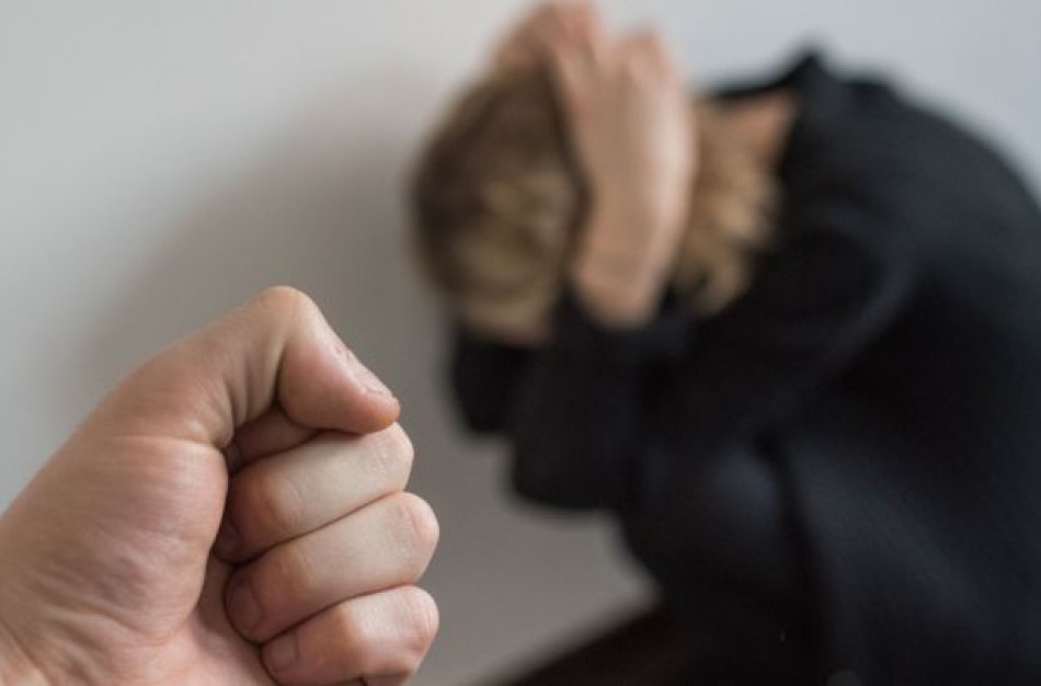 Dėl girtaujančių suaugusiųjų mažametė perduota giminėms