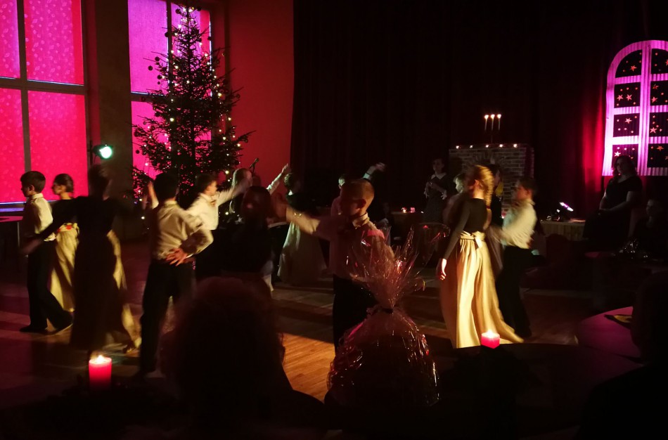 Plečiasi Jonavos politechnikos mokyklos draugų ratas