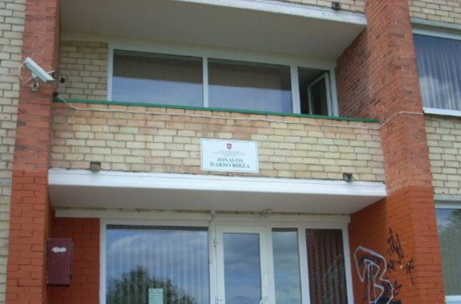 Darbo biržų specialistai, padėję ieškotis darbo kitiems, po reorganizacijos patys gali likti be darbo