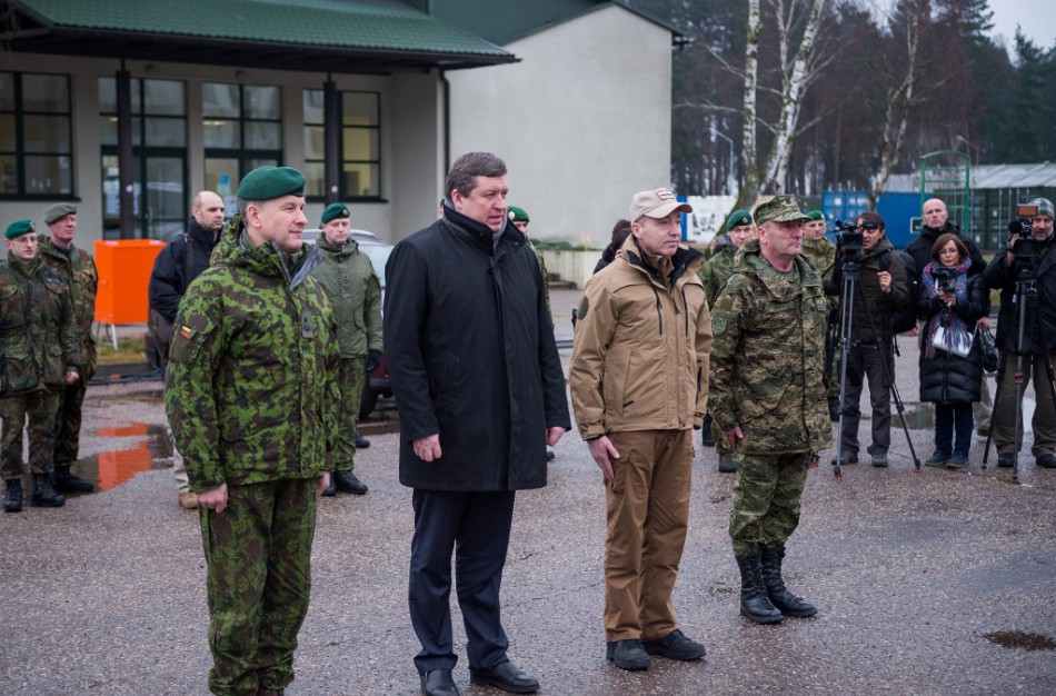 Kroatijos ir Lietuvos gynybos ministrai aplankė NATO priešakinių pajėgų batalione tarnaujančius karius