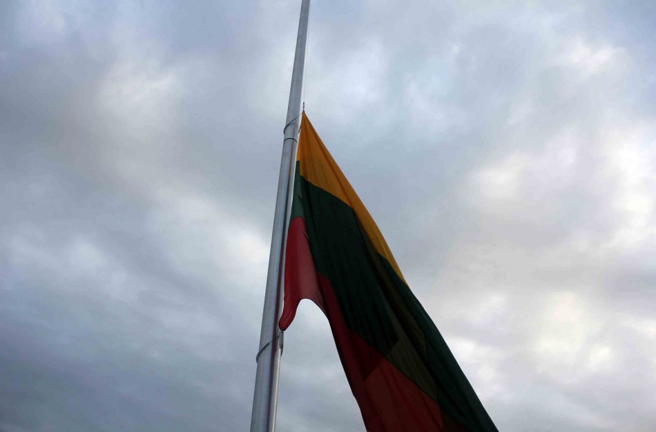 Nepamirškite iškelti valstybės vėliavos