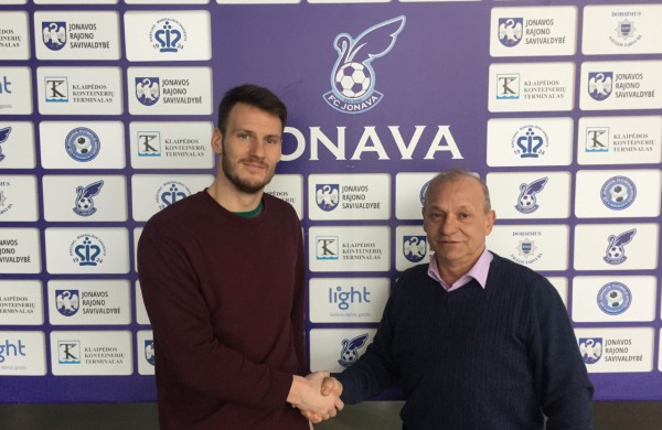 FK „Jonava” pratęsė sutartis su Artiomu Osipovu ir Tadu Simaičiu