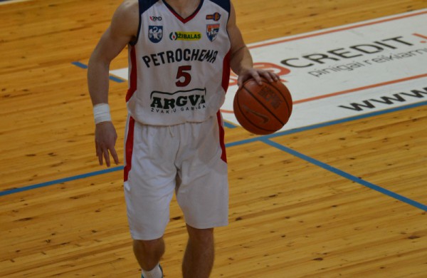 Serijoje iki trijų pergalių „Petrochema“ priekyje 2:1