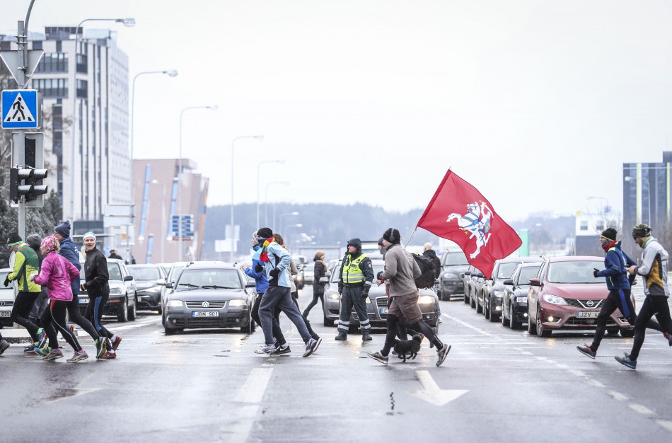 Pirmą kartą pagarbos bėgime dalyvavo ir NATO priešakinių pajėgų kovinės grupės kariai, dislokuoti Lietuvoje 