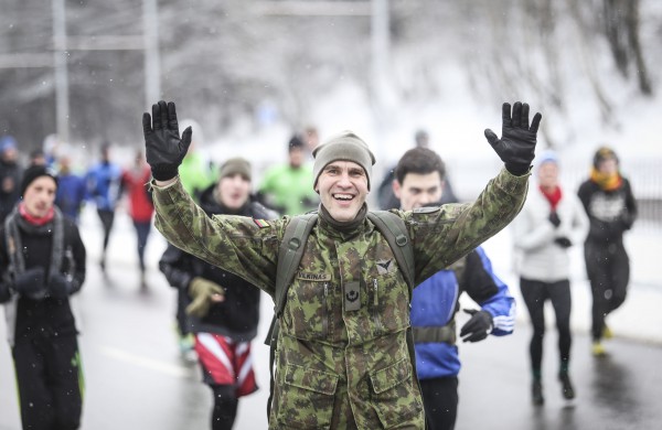 Pirmą kartą pagarbos bėgime dalyvavo ir NATO priešakinių pajėgų kovinės grupės kariai, dislokuoti Lietuvoje 