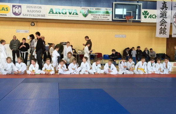 Jonavoje – vaikų karatė kovos