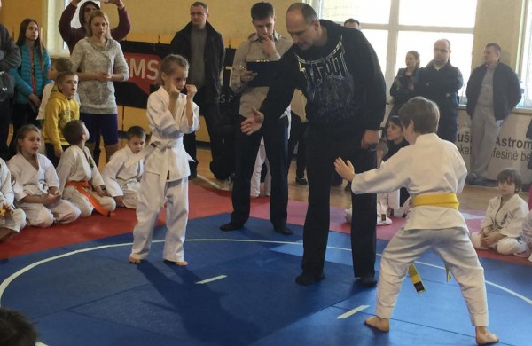 Jonavoje – vaikų karatė kovos