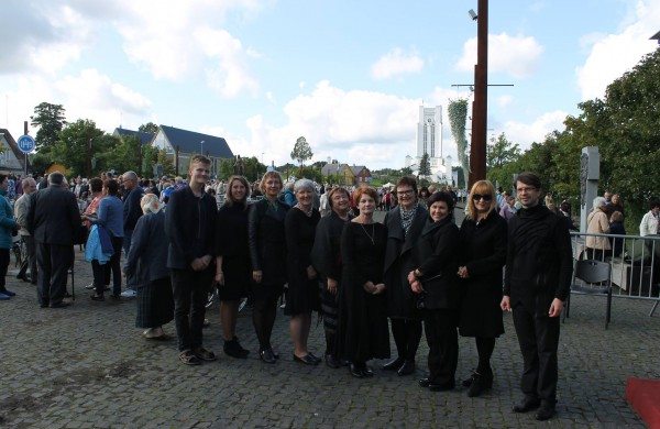 Balsai nuo vargonų - Viduramžių choras 