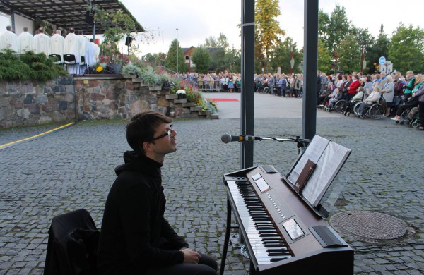 Balsai nuo vargonų - Viduramžių choras 