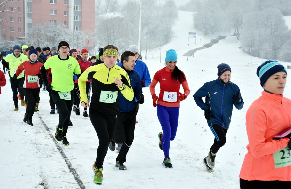 Žiemos bėgimui entuziastai vėl rinkosi Jonavoje