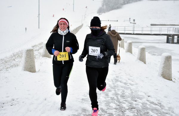 Žiemos bėgimui entuziastai vėl rinkosi Jonavoje