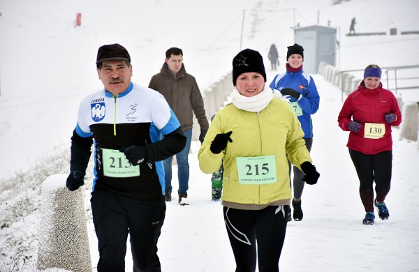 Žiemos bėgimui entuziastai vėl rinkosi Jonavoje
