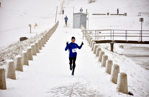 Žiemos bėgimui entuziastai vėl rinkosi Jonavoje