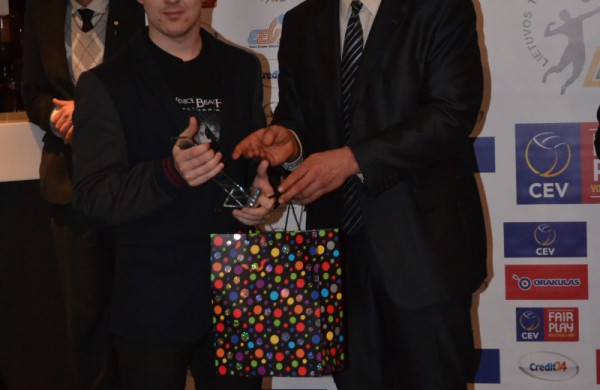 Apdovanoti tinklinio treneriai, žaidėjai, žiniasklaidos atstovai