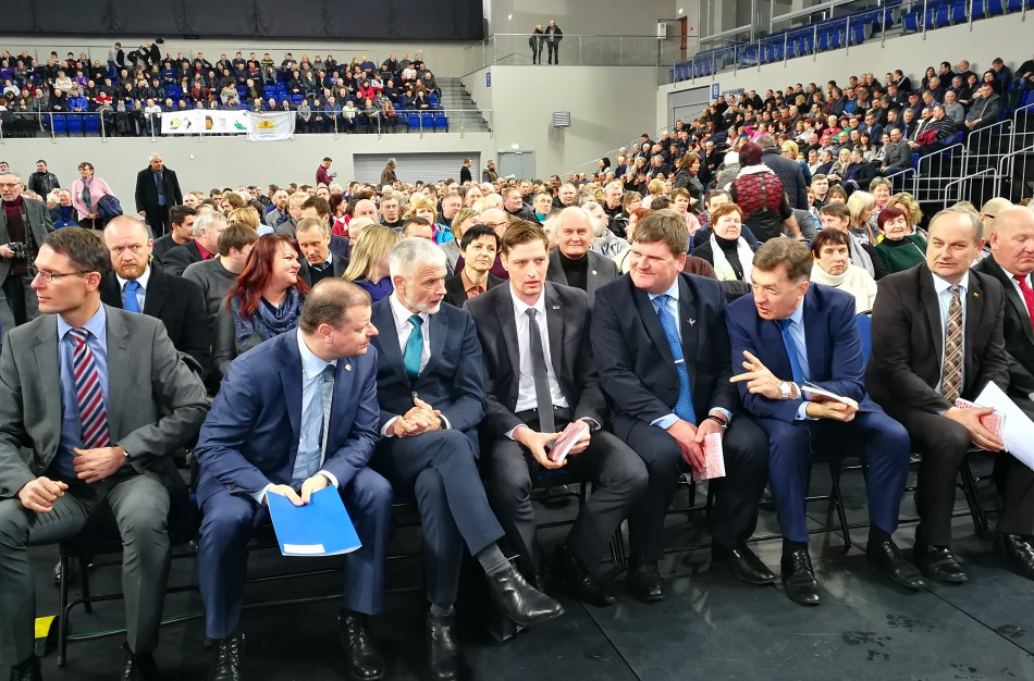 Jonavoje įvyko visuotinis žemdirbių suvažiavimas „Ar reikia Lietuvai žemės ūkio?“