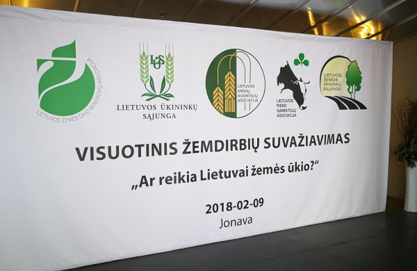 Jonavoje įvyko visuotinis žemdirbių suvažiavimas „Ar reikia Lietuvai žemės ūkio?“